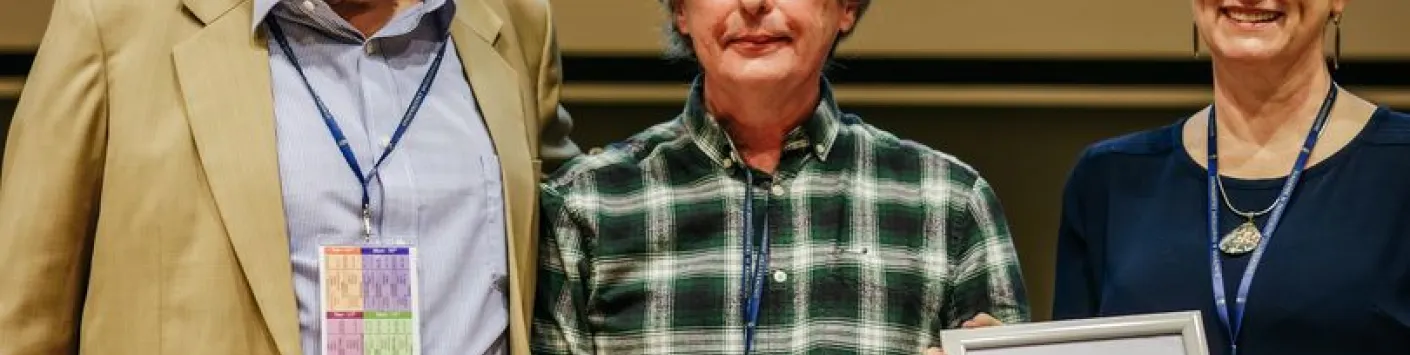 Félicitations à Bernard Gallez pour sa 2022 IES (International EPR Society) Silver Medal in Biology / Medicine